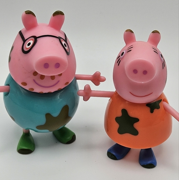 Peppa Pig Muddy Puddles Articulated Figure Set Peppa Mummy Daddy Candy Cat - Picture 3 of 3